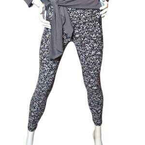 3 for $35   OLD NAVY Active Power Soft 7/8 Leggings sz M